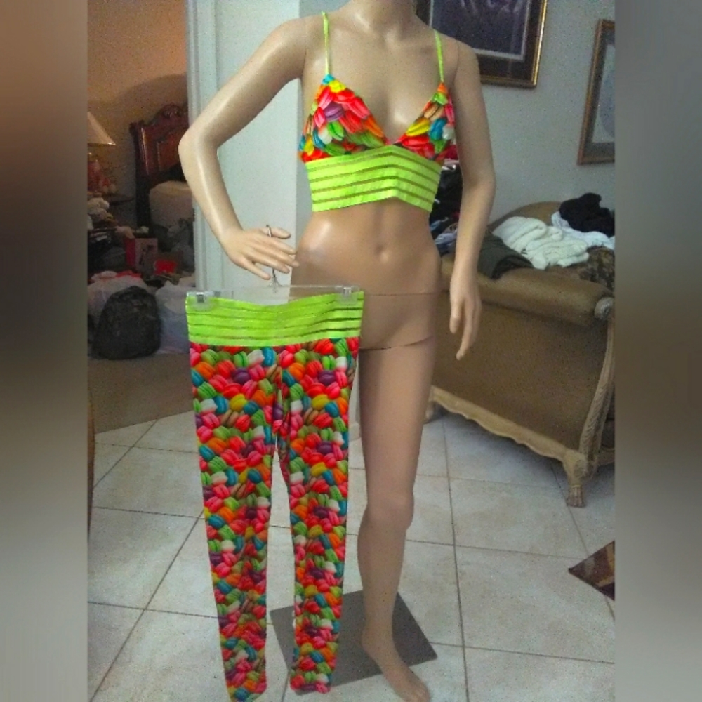 BNWOT 2 PC PANTS/ TOP SET BY CUTE BOOTY WILD & FUN NEON COLORS W/COOKIES SZ. SM